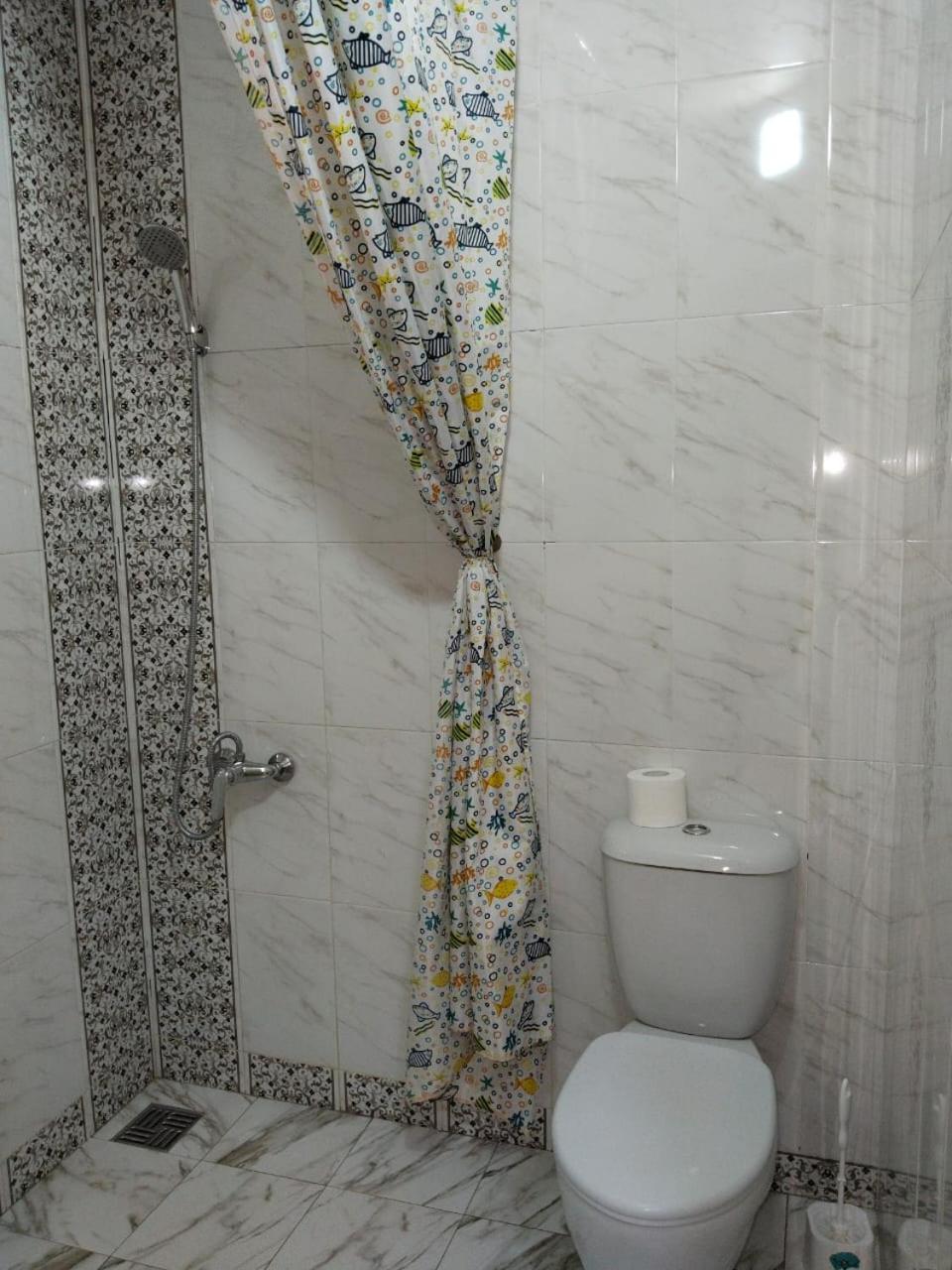 Arman Hotel Saryaghash Bagian luar foto